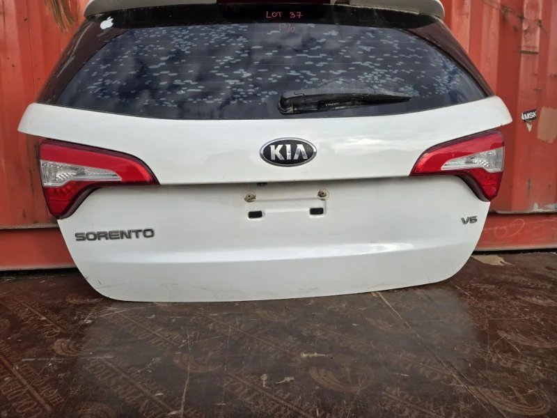 Крышка багажника Kia Sorento XM G6DC 3.5L 2013 - миниатюра 4