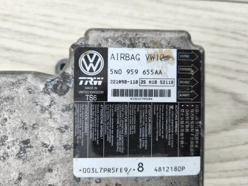 Блок управления SRS Volkswagen tiguan 5N CAW 2.0 L - миниатюра 3