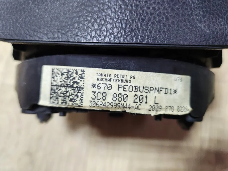 Подушка безопасности в руль Volkswagen Passat B6 - миниатюра 3