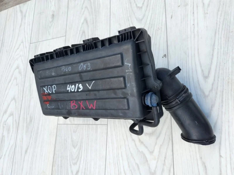 Корпус воздушного фильтра Volkswagen Golf 6 BXW - миниатюра 3