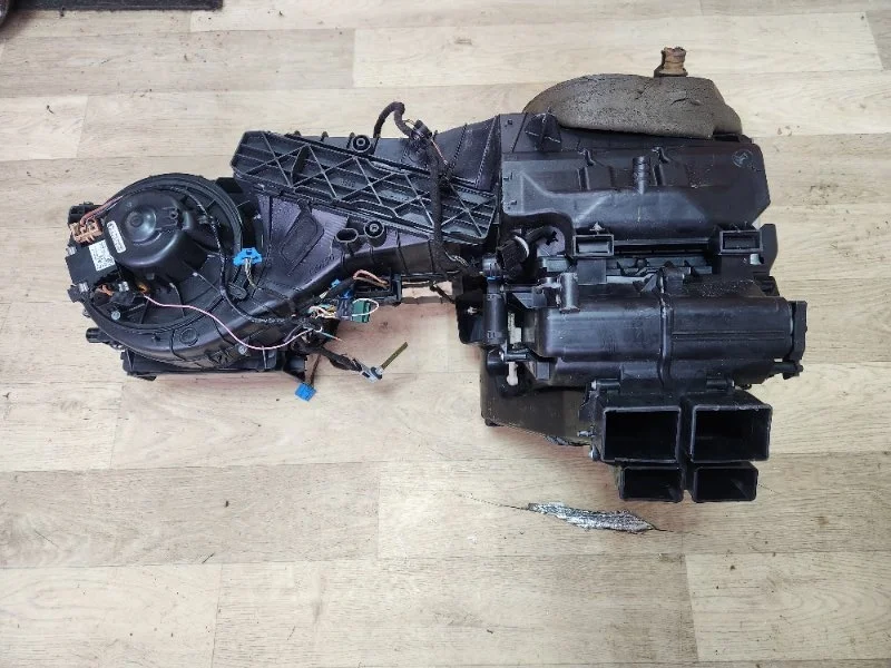 Печка салона Volkswagen Passat B6 2.0 L 2009 - миниатюра 10