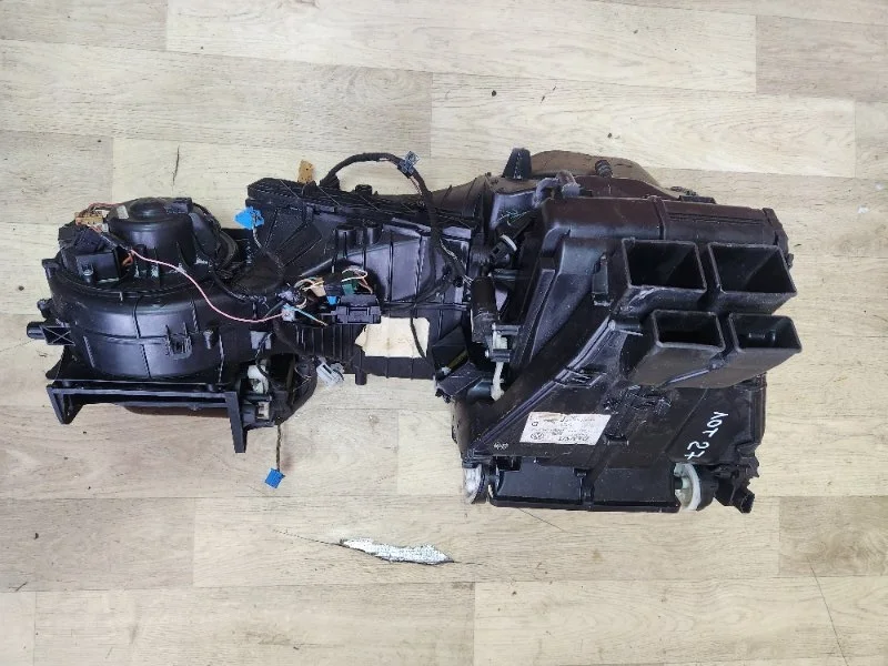 Печка салона Volkswagen Passat B6 2.0 L 2009 - миниатюра 6