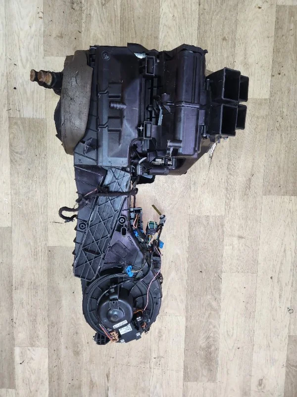 Печка салона Volkswagen Passat B6 2.0 L 2009 - миниатюра 9