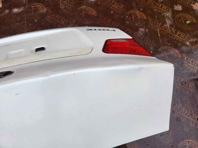 Крышка багажника Kia Cerato 2012 - миниатюра 3