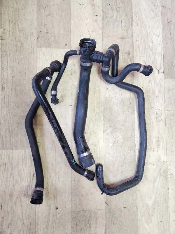 Патрубок радиатора BMW X3 E83 N47D20 2010 - миниатюра 3