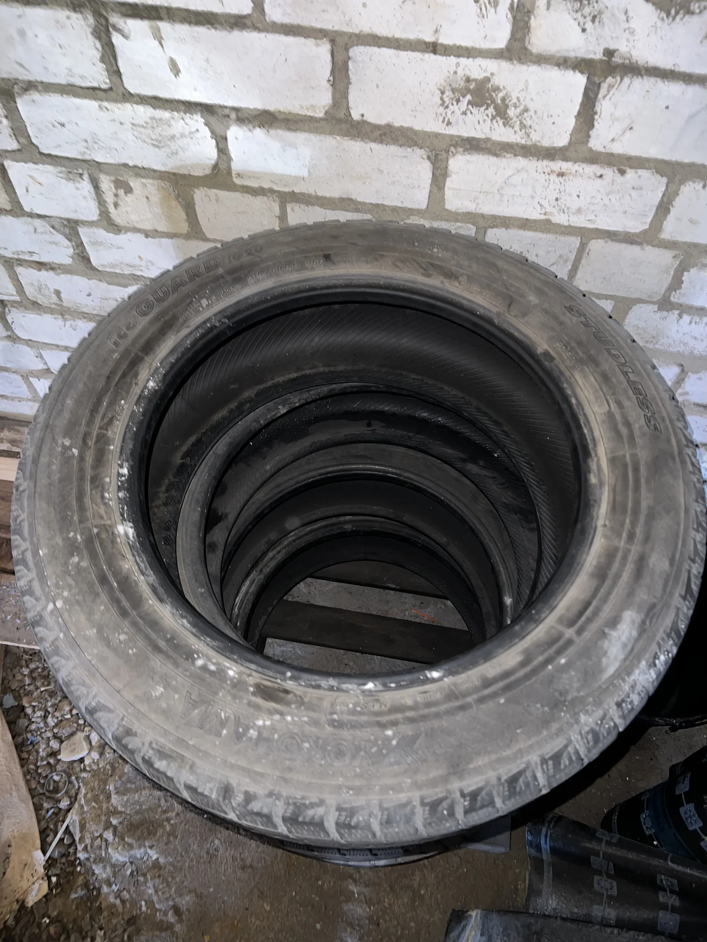 Шины Yokohama Iceguard IG20 215/60R17 - миниатюра 3