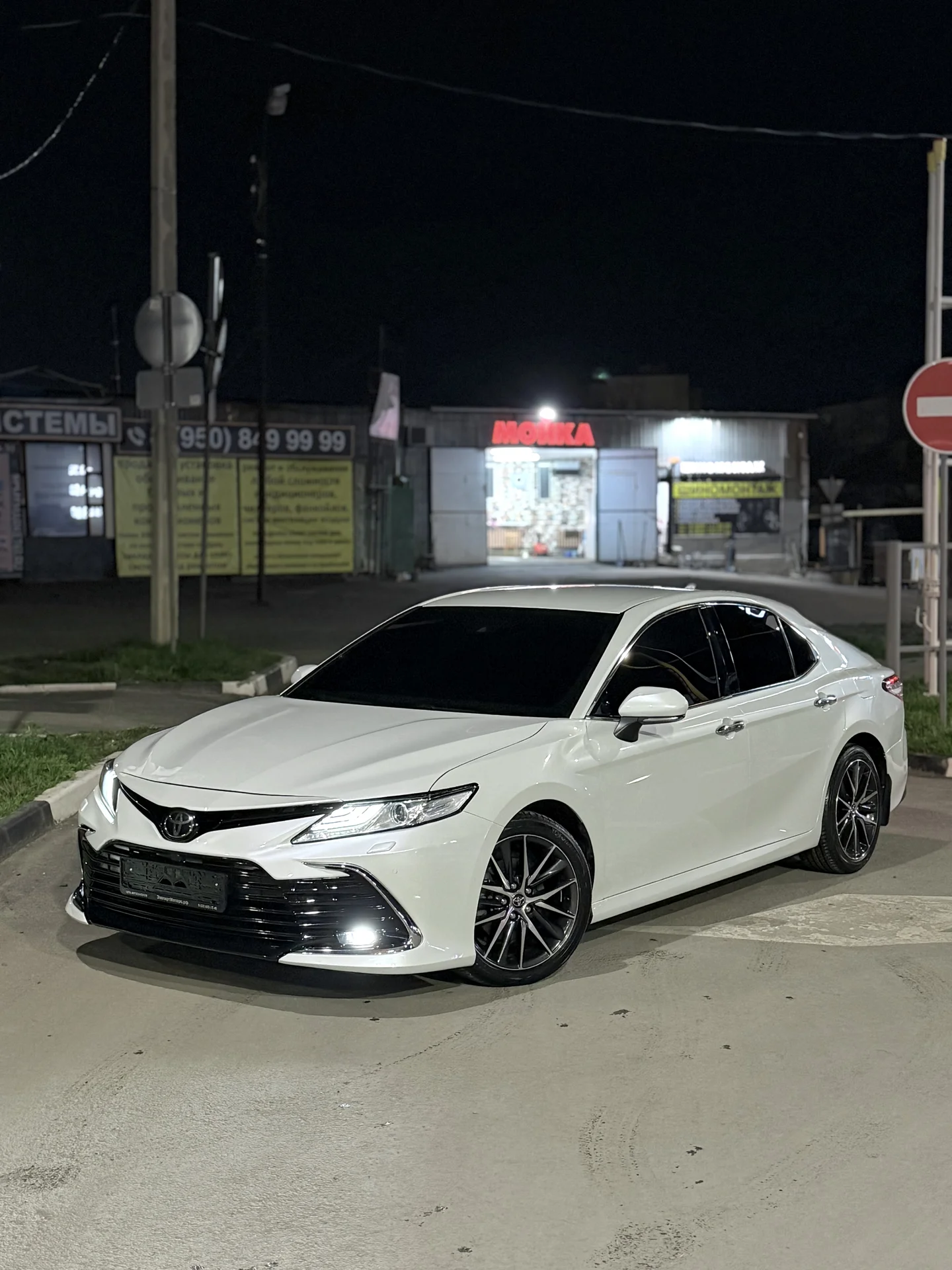 Toyota Camry 2021 - изображение 1