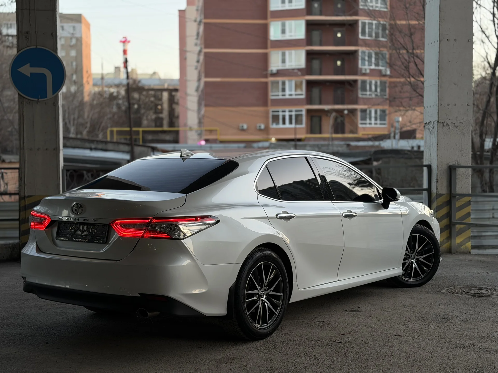 Toyota Camry 2021 - миниатюра 4