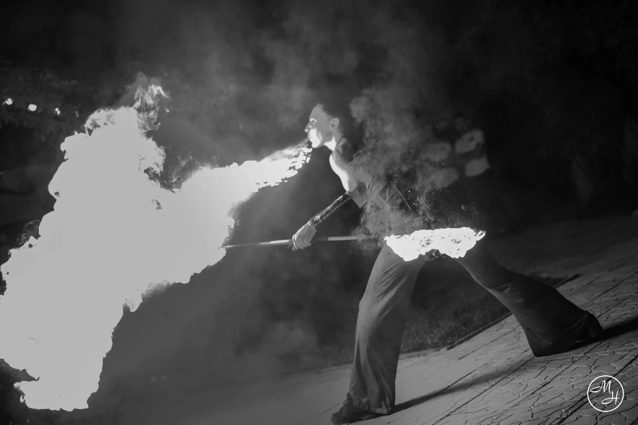 Огненное пиротехническое фаер шоу на свадьбу юбилей корпоратив выпускной праздник мероприятие - миниатюра 10