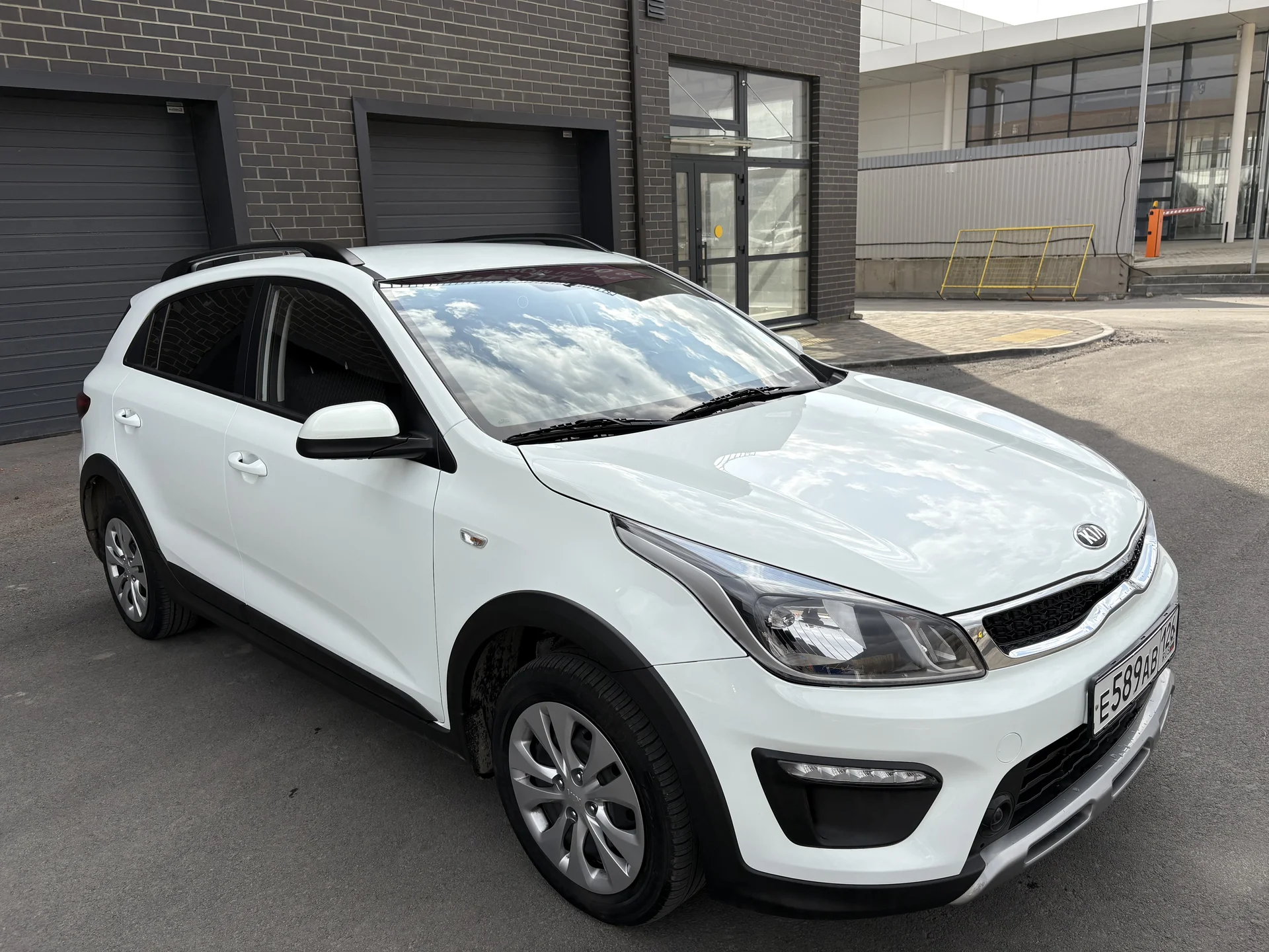 KIA RIO X-LINE 2018 - миниатюра 2