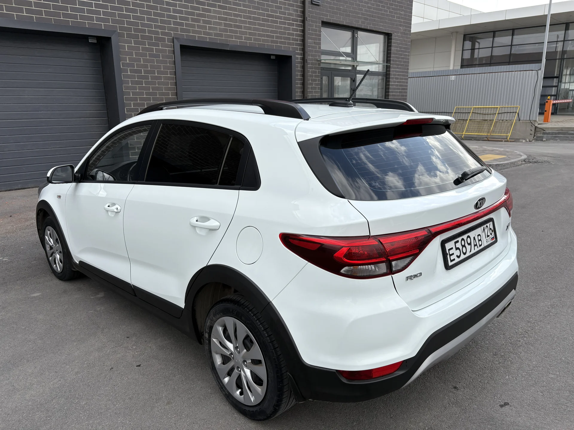 KIA RIO X-LINE 2018 - миниатюра 11
