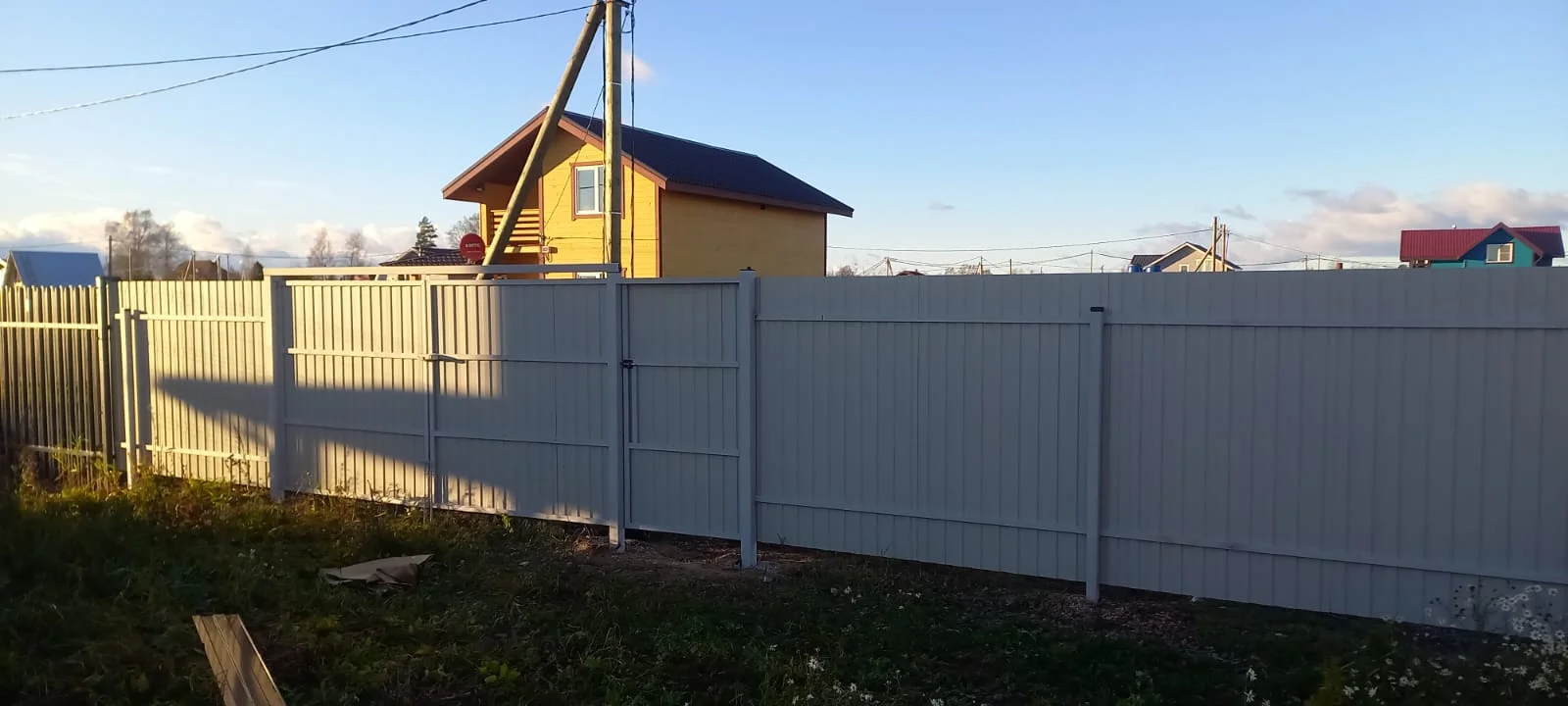 Профнастил для забора от производителя, установка под ключ - миниатюра 13