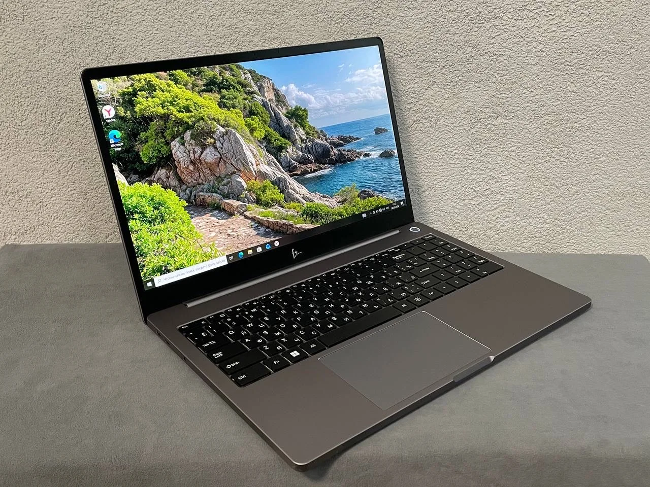 15,6" F+ R5/ 8/ 512 IPS