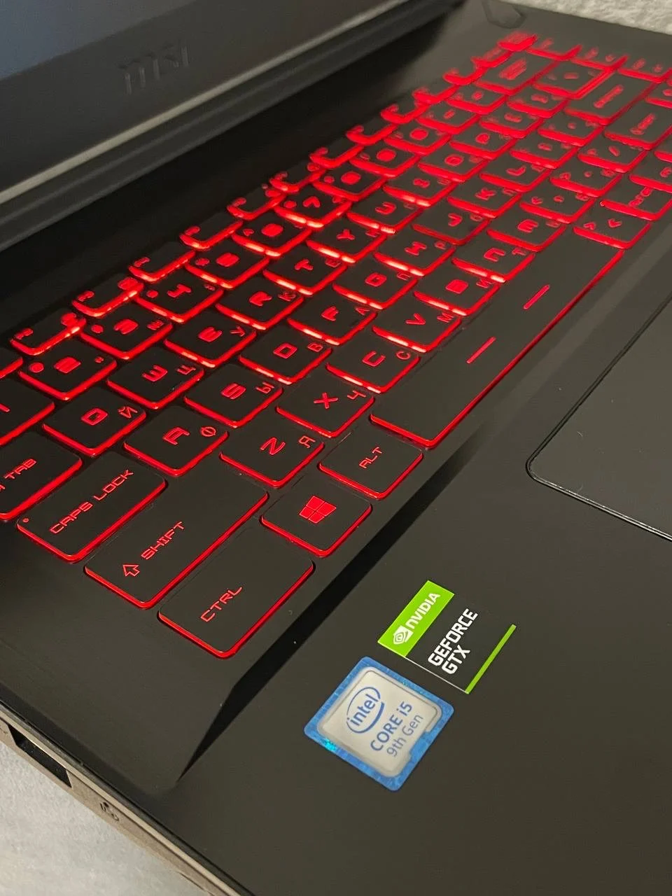 15,6" MSI 1650ti /i5 /16 /756 IPS - миниатюра 5