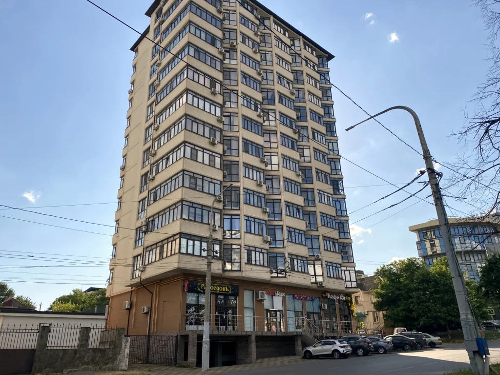 Купить двухкомнатную квартиру с ремонтом в центре Новороссийска - миниатюра 29
