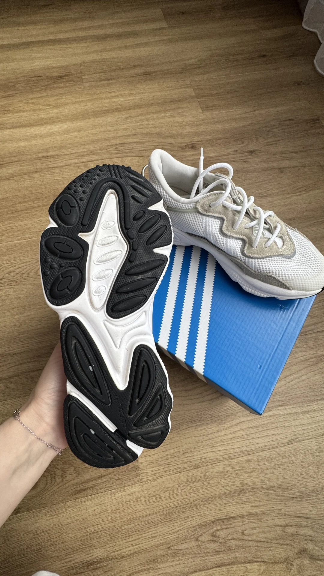 Кроссовки adidas - миниатюра 3