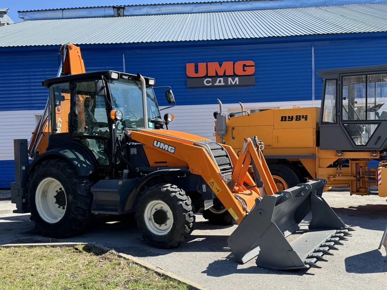 UMG TLB827, 2023 экскаватор-погрузчик - миниатюра 6