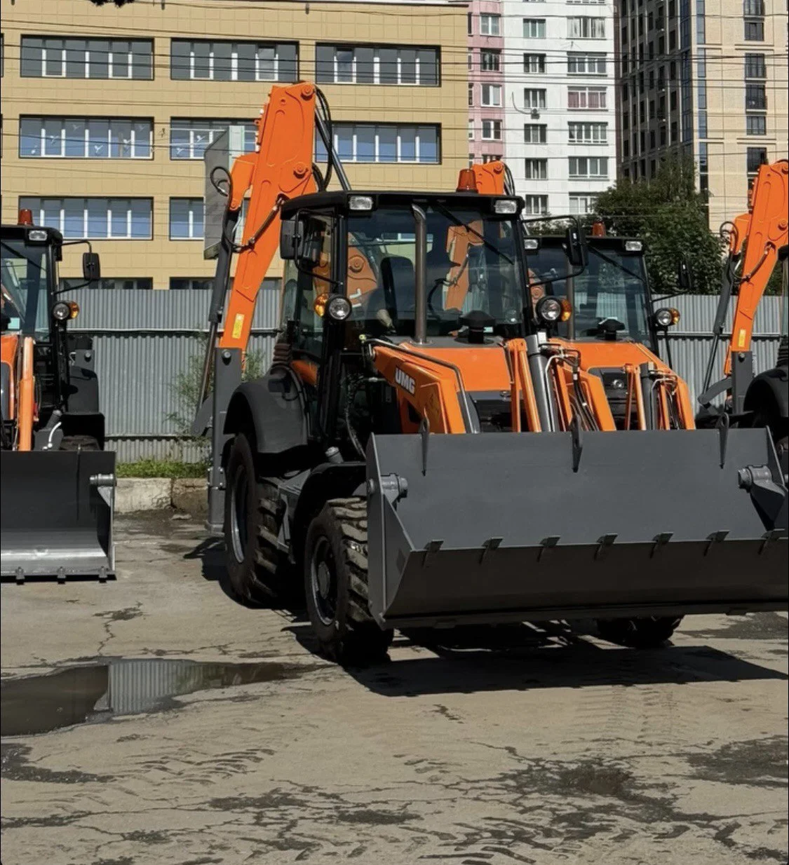 UMG TLB827, 2023 экскаватор-погрузчик - миниатюра 9