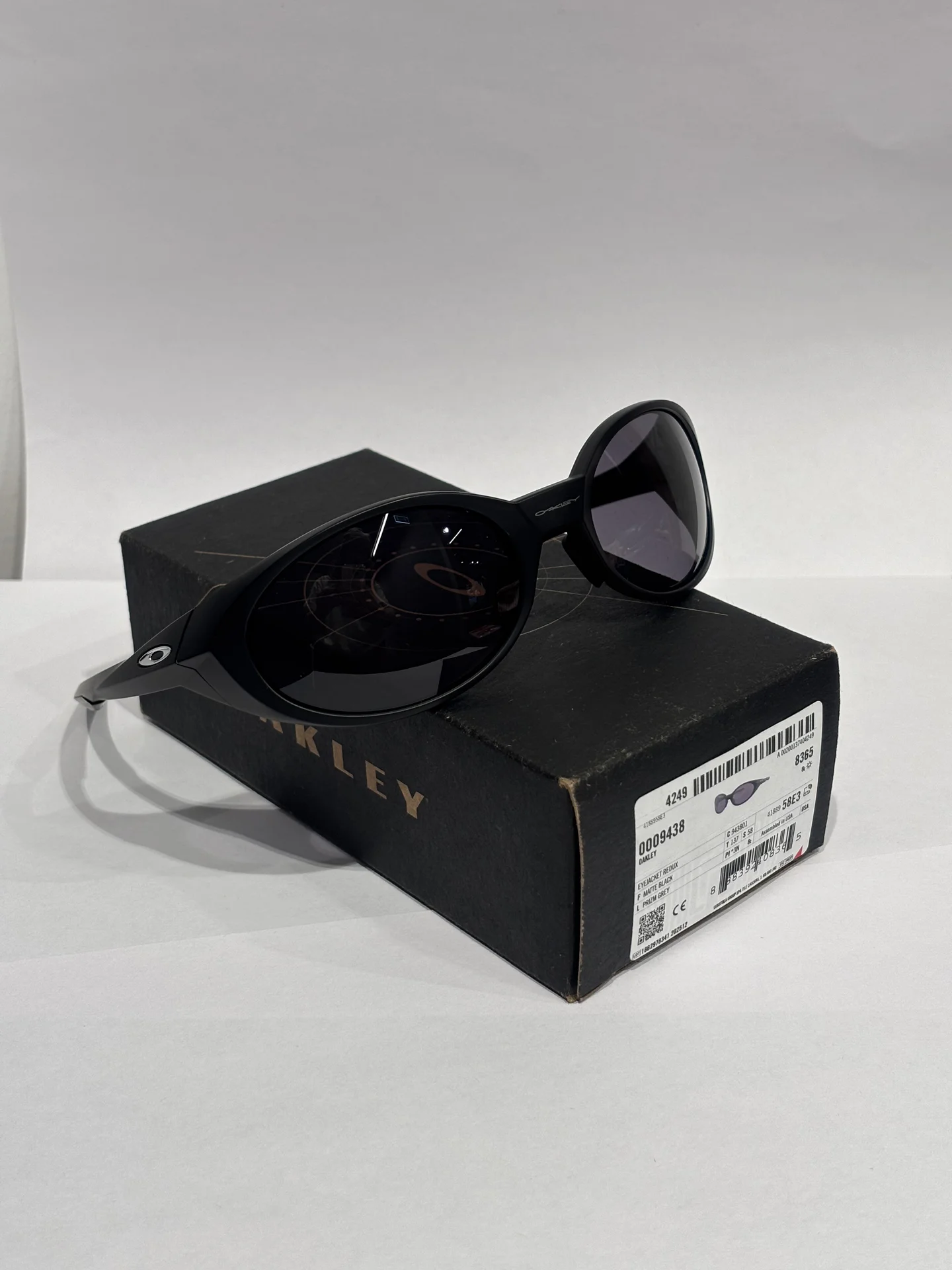 Солнцезащитные очки Oakley - изображение 1