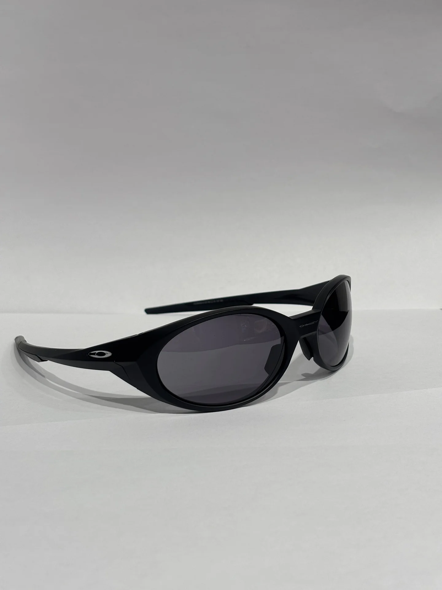 Солнцезащитные очки Oakley - миниатюра 2