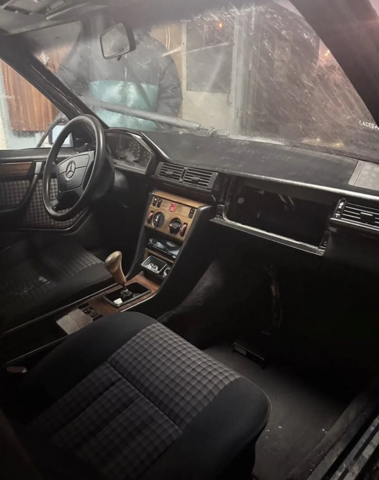 Mercedes-Benz E-Class, 1994 w124 m111 2.0 - миниатюра 19