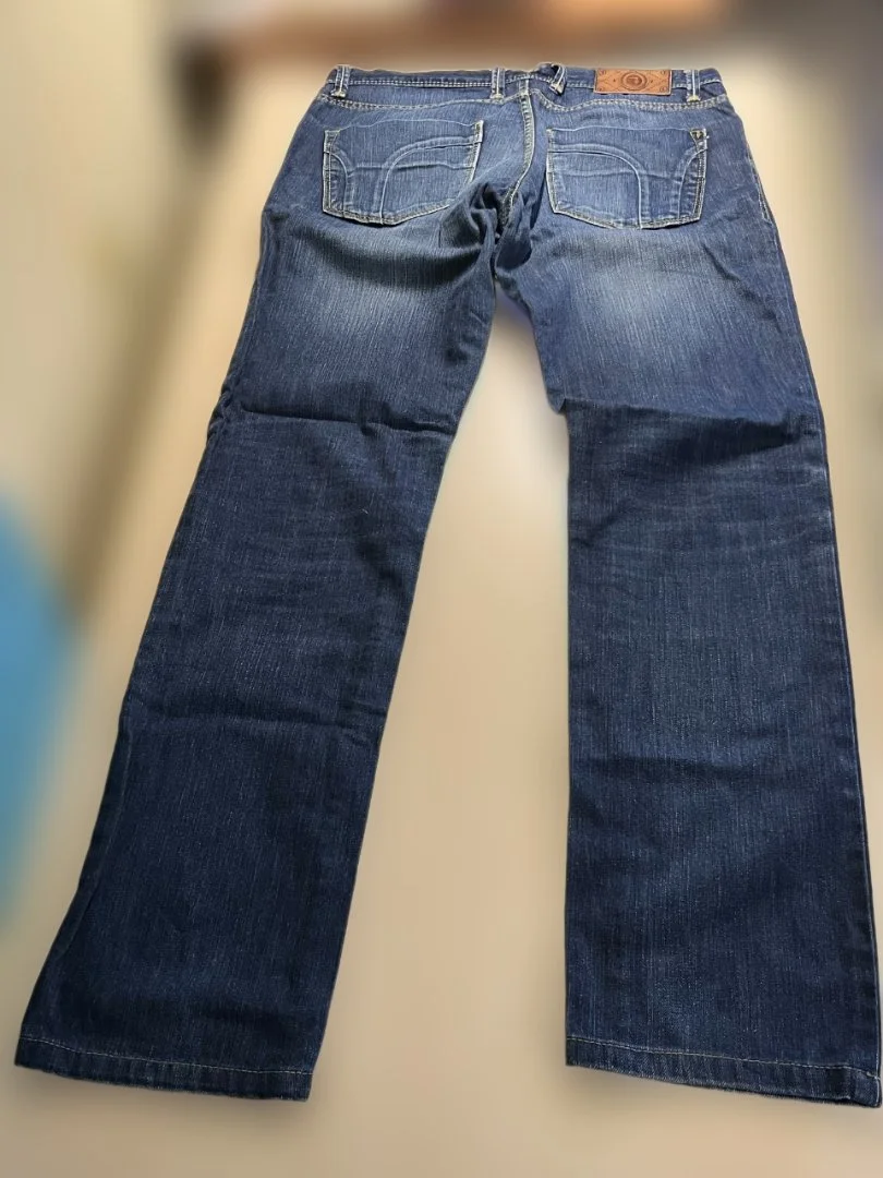 Джинсы бренда Tailor Cut на 4 пуговицах - миниатюра 2