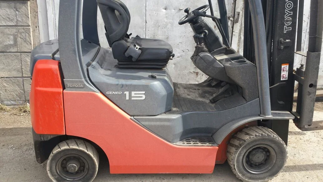 Вилочный погрузчик Toyota 02-8FGL15, 2009 г.в. - миниатюра 2