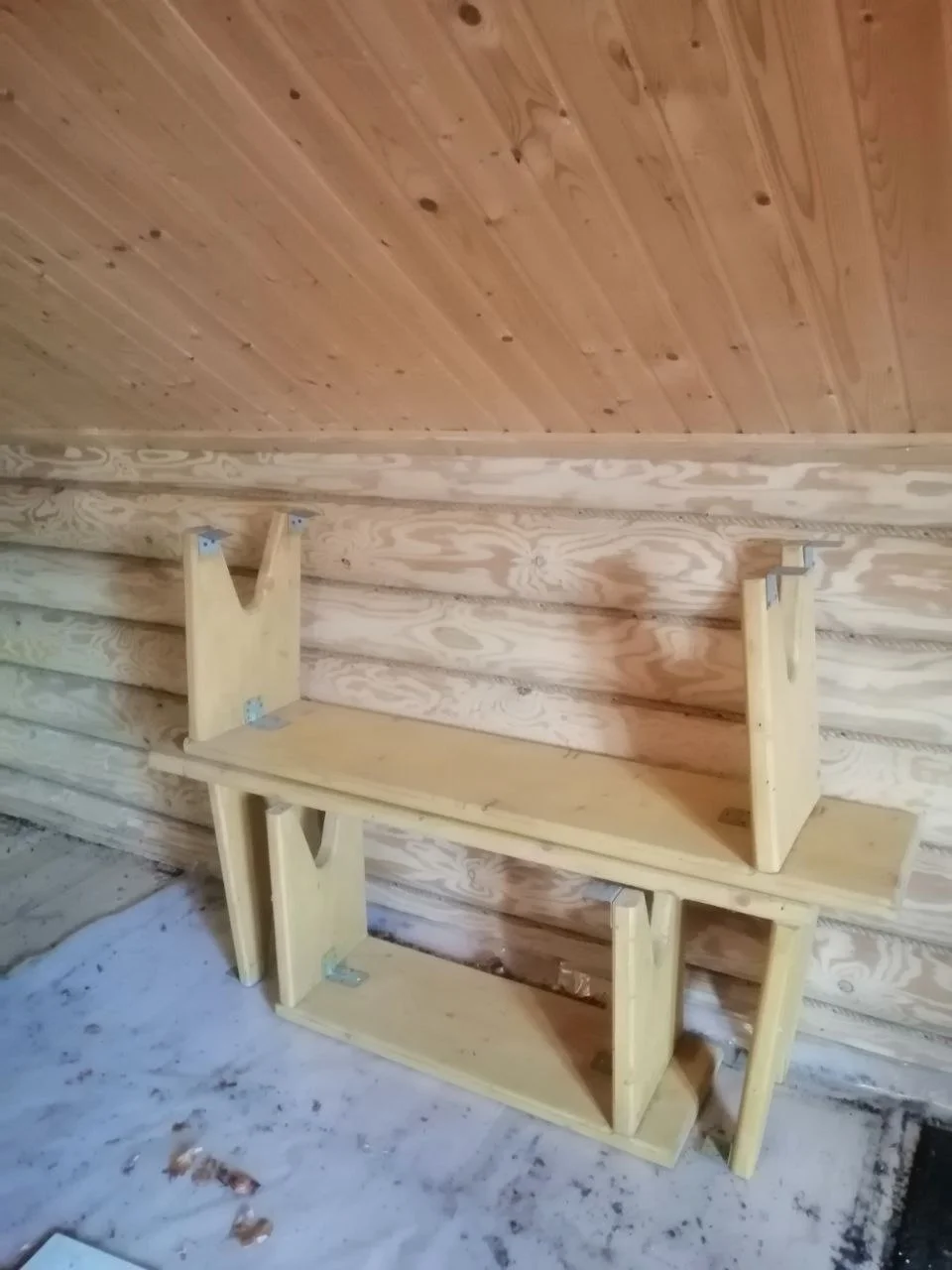 Скамья лавочка из массива с лаковым покрытием