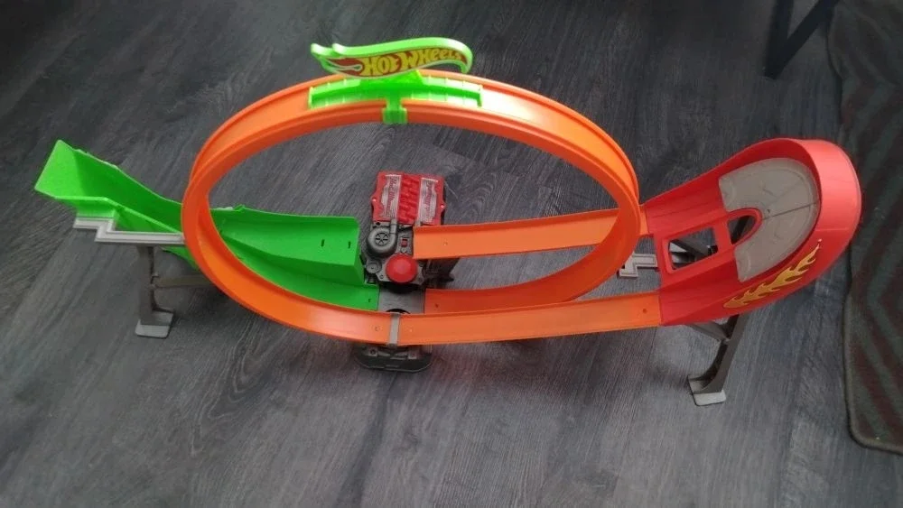 Трек Hot Wheels автоматический с машинками - миниатюра 2