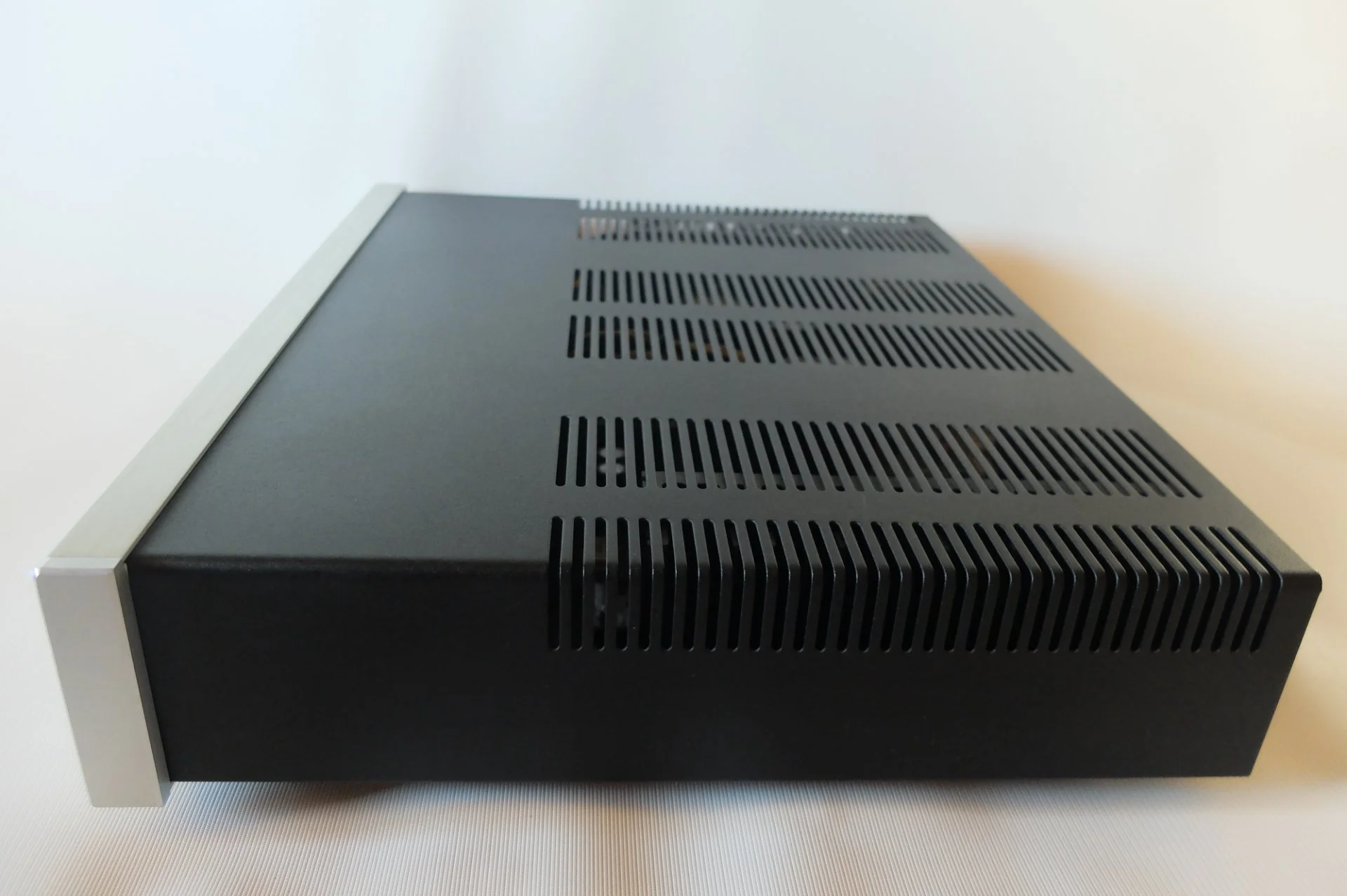 Усилитель Electrocompaniet PI-1 - миниатюра 3
