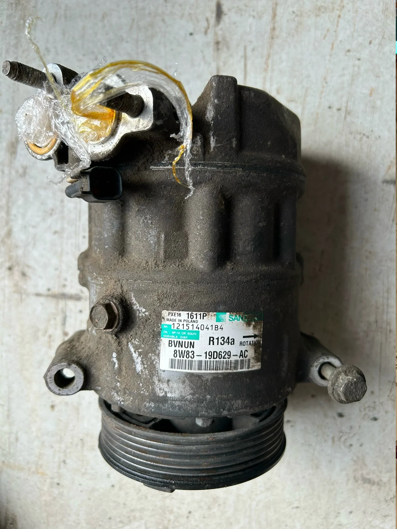 Компрессор кондиционера Jaguar Land Rover 8W83-19D629-AC - миниатюра 3