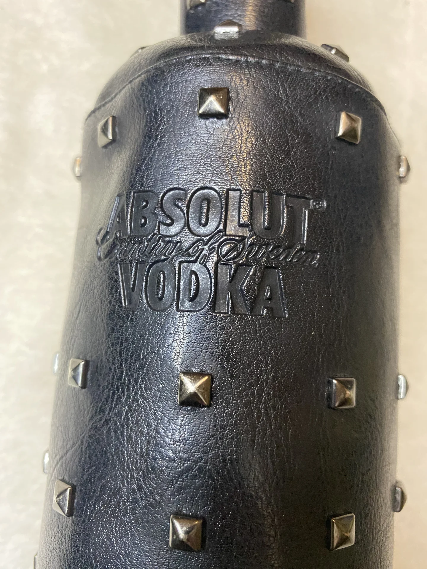 коллекционный кожаный чехол скин Absolut Rock edition - миниатюра 3