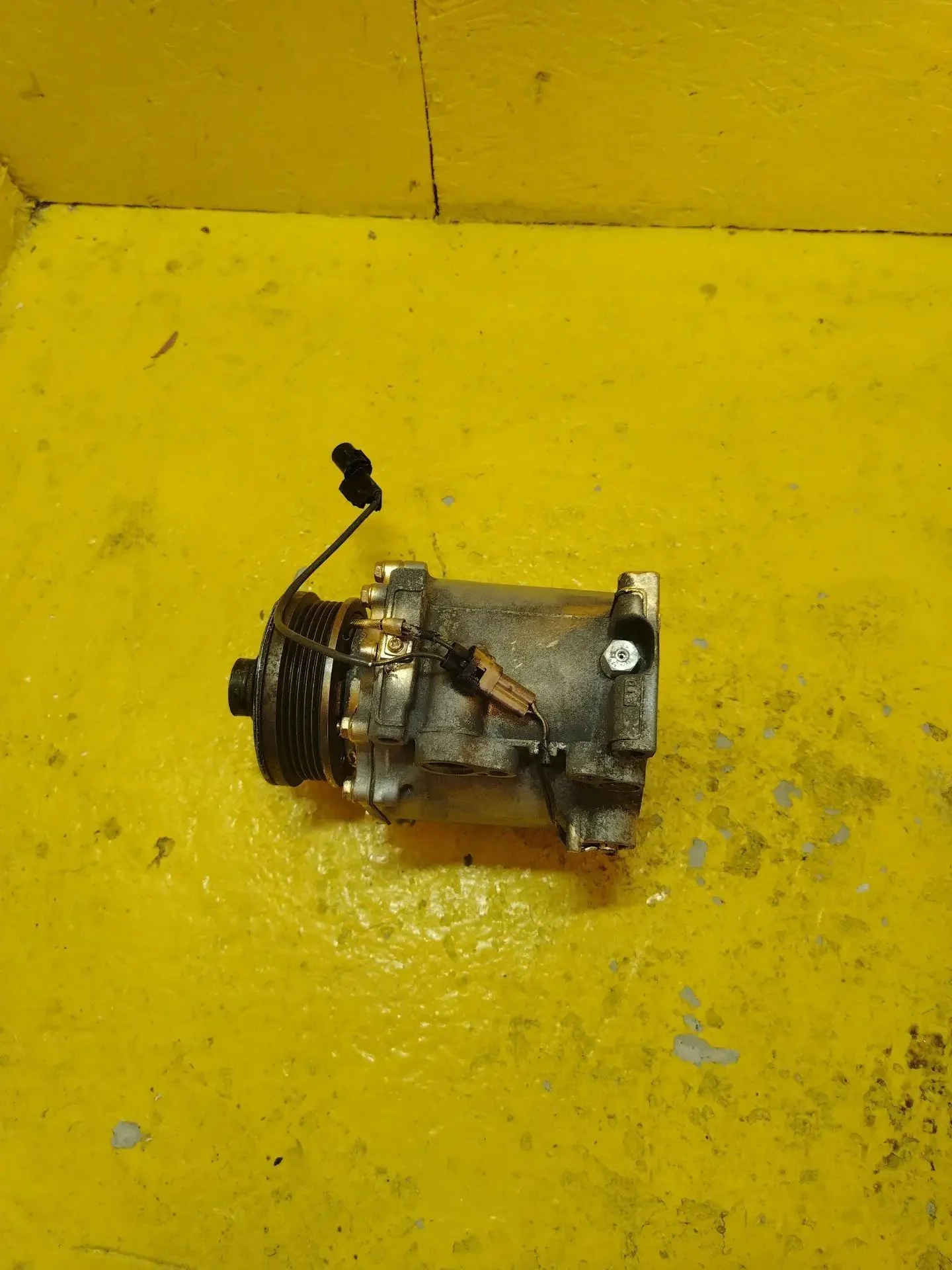 Компрессор кондиционера 1.6 4G18
1.3 4G13 
1.5 4G1 - миниатюра 2