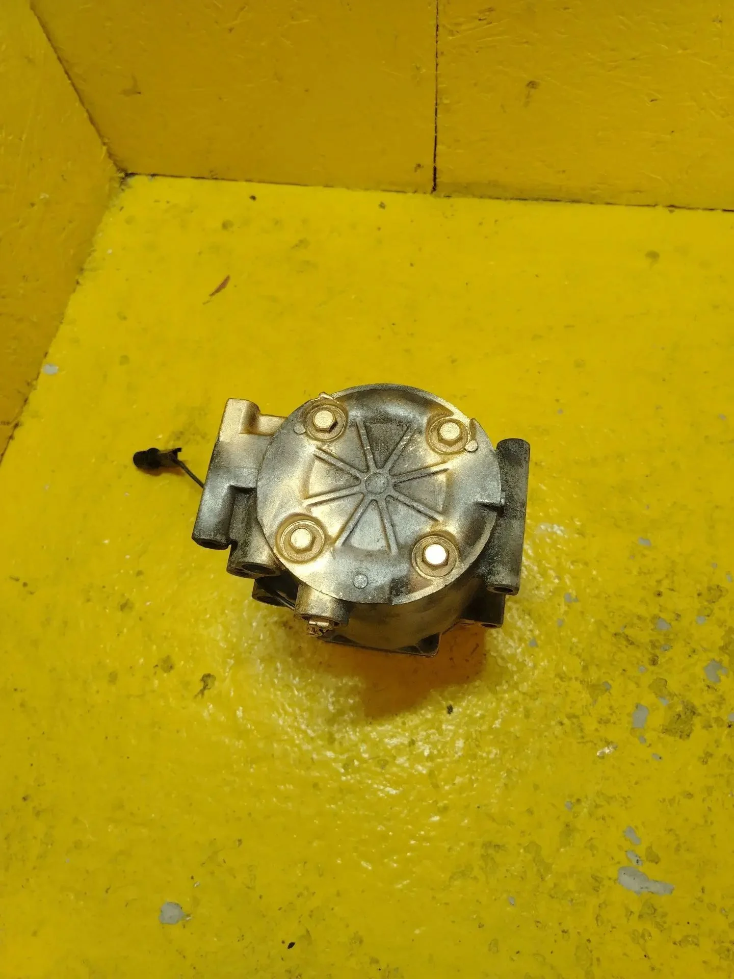 Компрессор кондиционера 1.6 4G18
1.3 4G13 
1.5 4G1 - миниатюра 4
