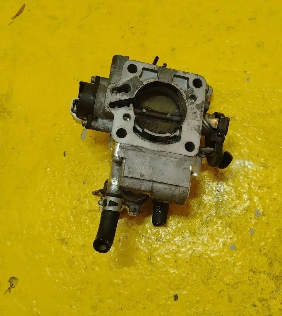 Дроссельная заслонка дроссель 1.6 4G18
1.3 4G13
1 - миниатюра 6