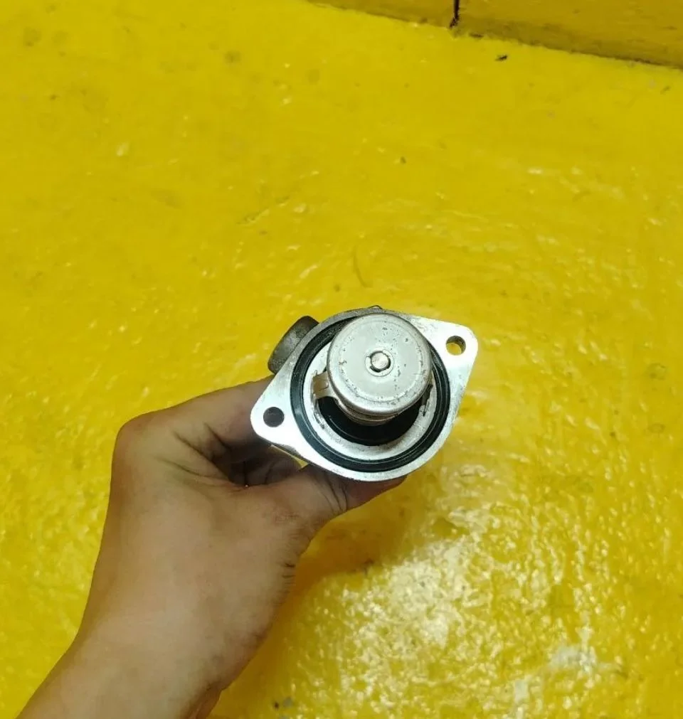 фланец термостата флянец 1.0 1SZ-FE 1SZFE TOYOTA V - миниатюра 2