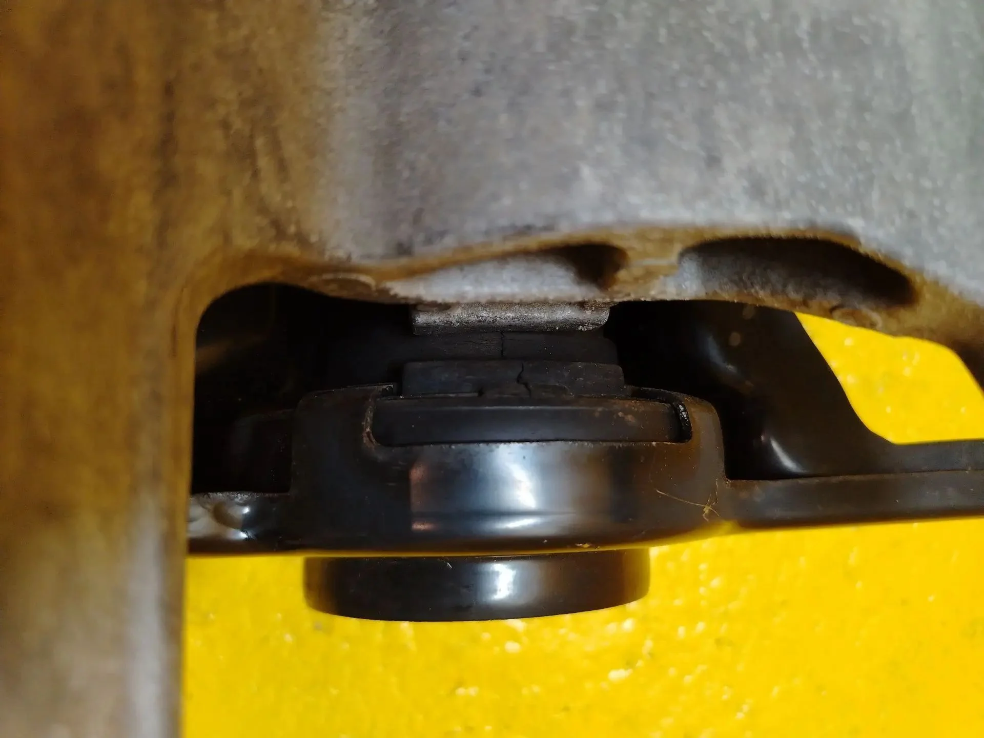 Опора ДВС Nissan Qashqai J10 2.0 MR20DE (контракт) - миниатюра 3