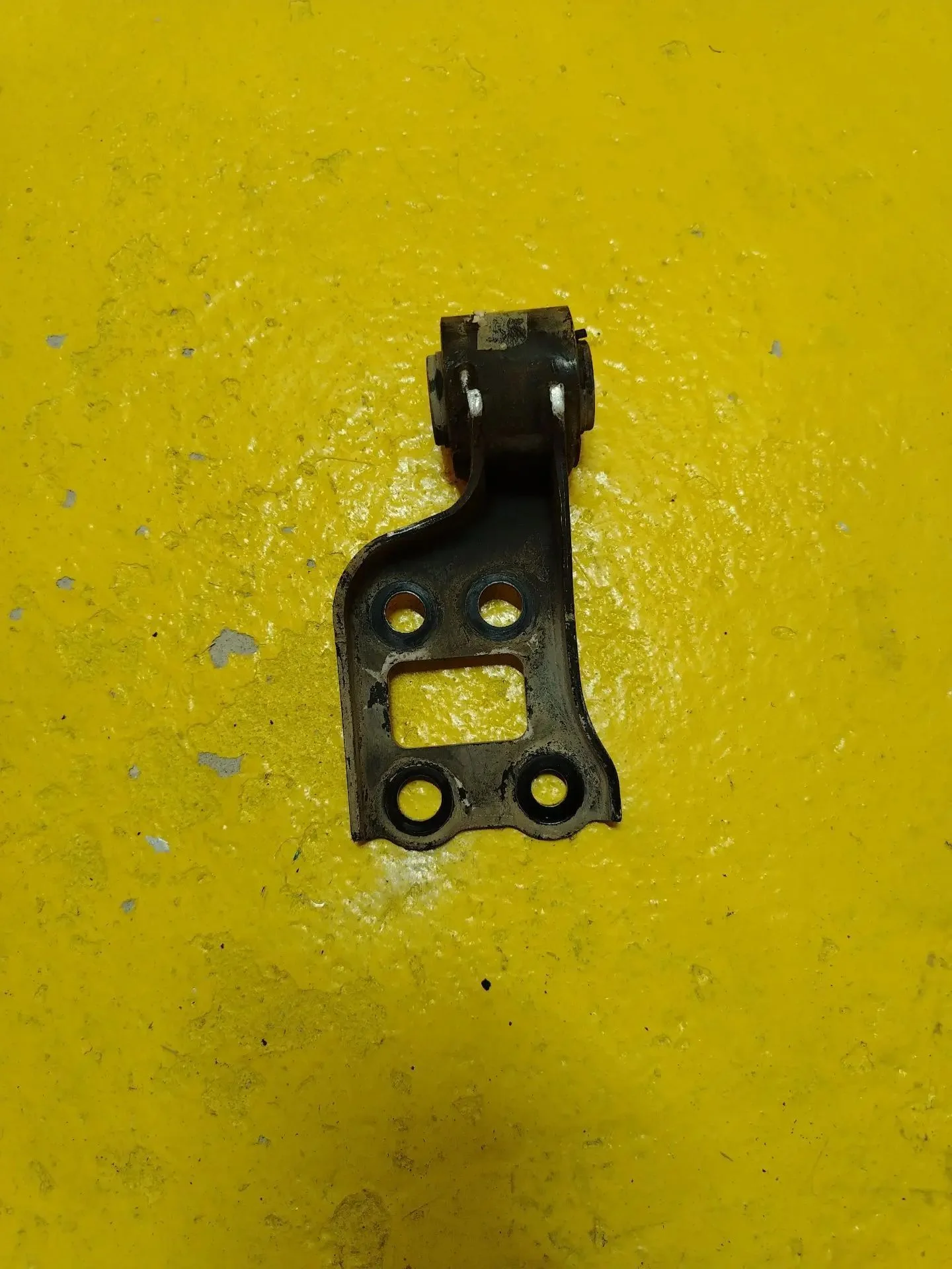 Подушка двигателя Toyota Corolla Axio NZE161 1NZ 2