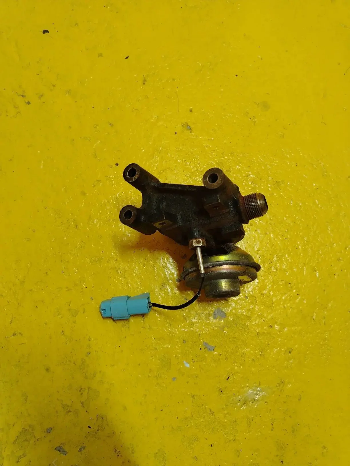 клапан EGR nissan QG15 QG18 1.5 1.8 de ниссан qg15 - миниатюра 3