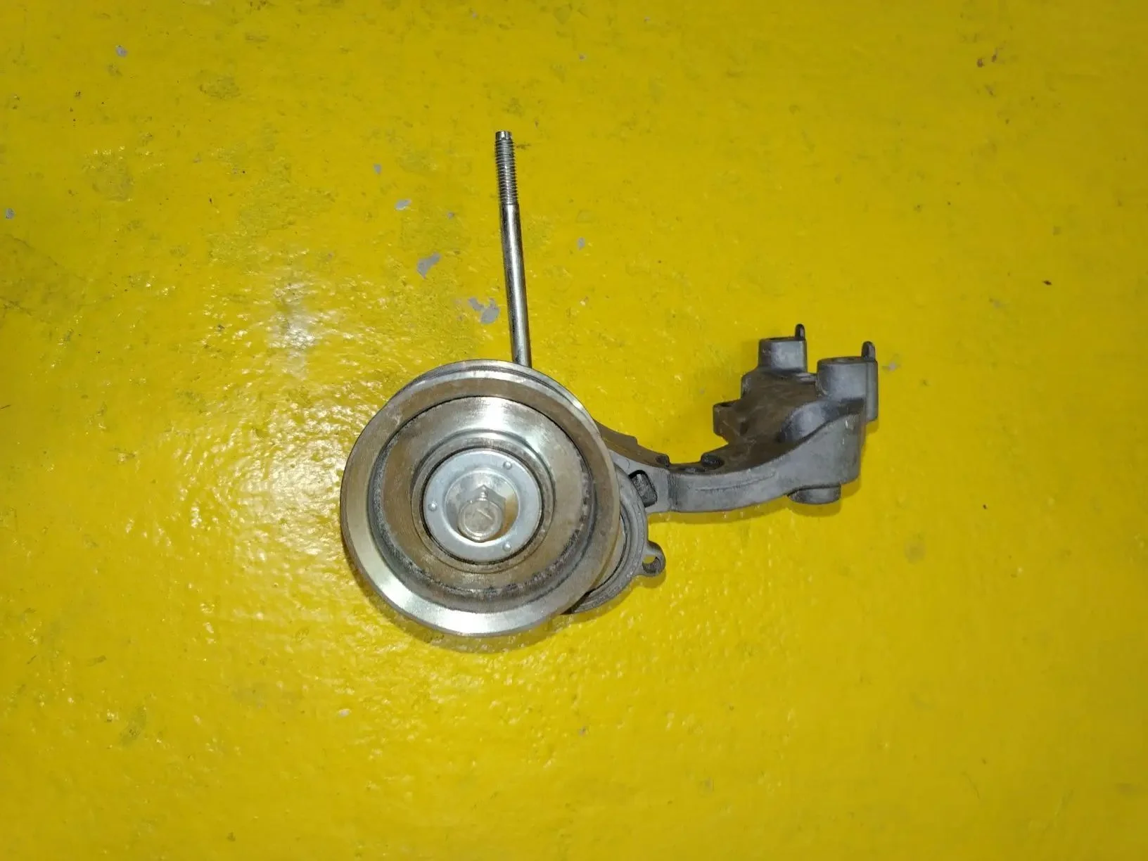 Ролик натяжной Lexus GS450H
​2GR-FXE 2GRFXE 2GRFSE - миниатюра 2