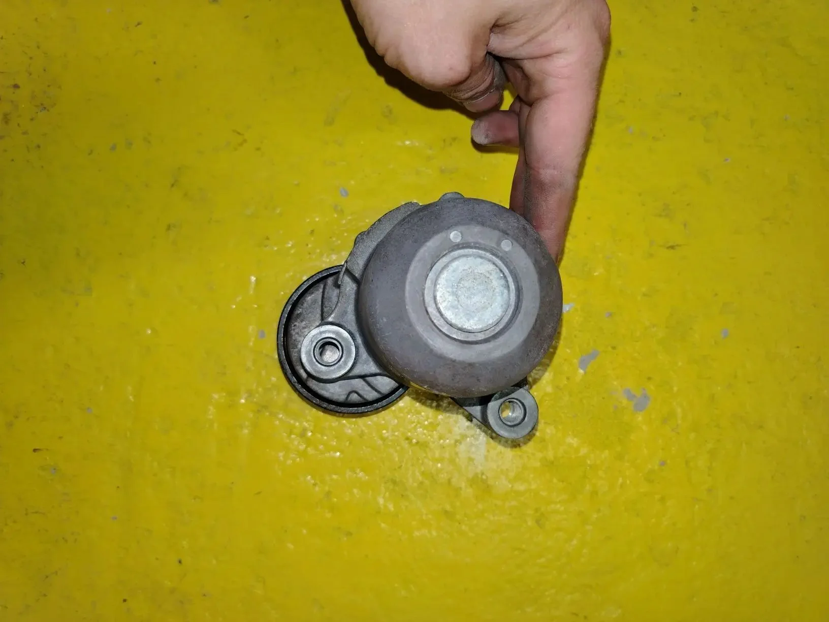 Ролик натяжной Nissan Serena HFC26 MR20DD (контрак - миниатюра 3