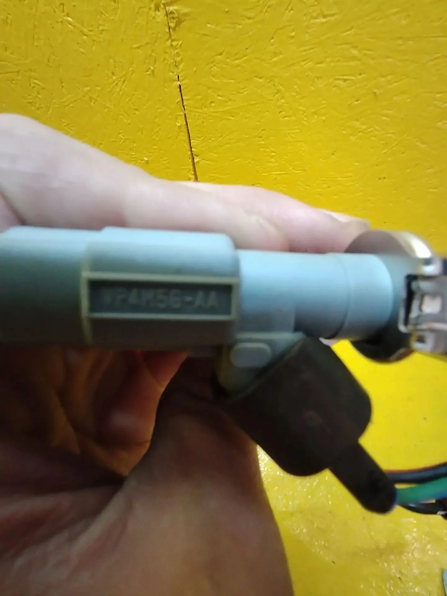 Форсунка топливная 1.8 2.0 L8 LF DE MAZDA МАЗДА
LF - миниатюра 4