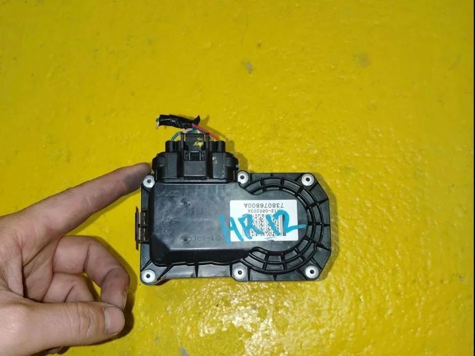 Дроссельная заслонка Nissan Note E12 HR12DDR 2016 - миниатюра 2