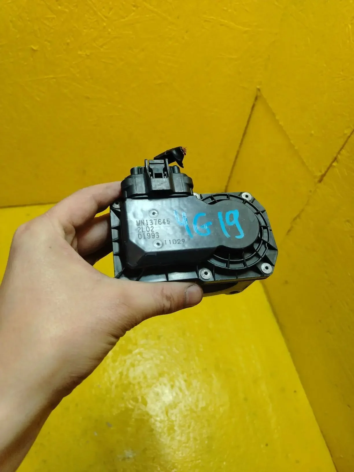 дроссельная заслонка митсубиси 1.3 4G19
mn 137645 - изображение 1