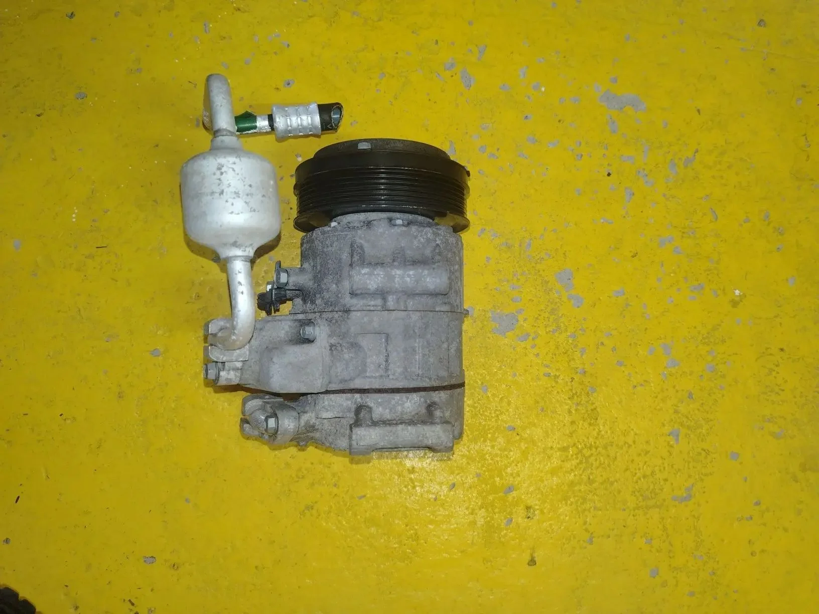 Компрессор кондиционера 4.6 1UR-FSE LEXUS LS460 - миниатюра 2
