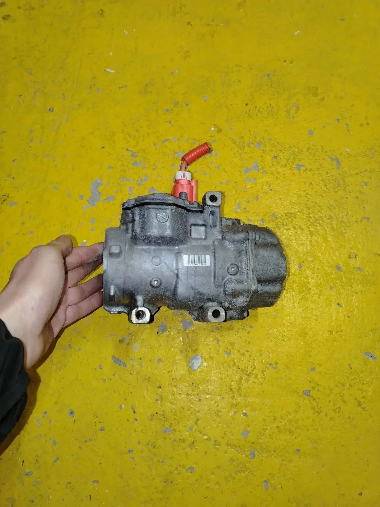 Компрессор кондиционера 2.5 2AR-FXE TOYOTA HYBRID - миниатюра 4