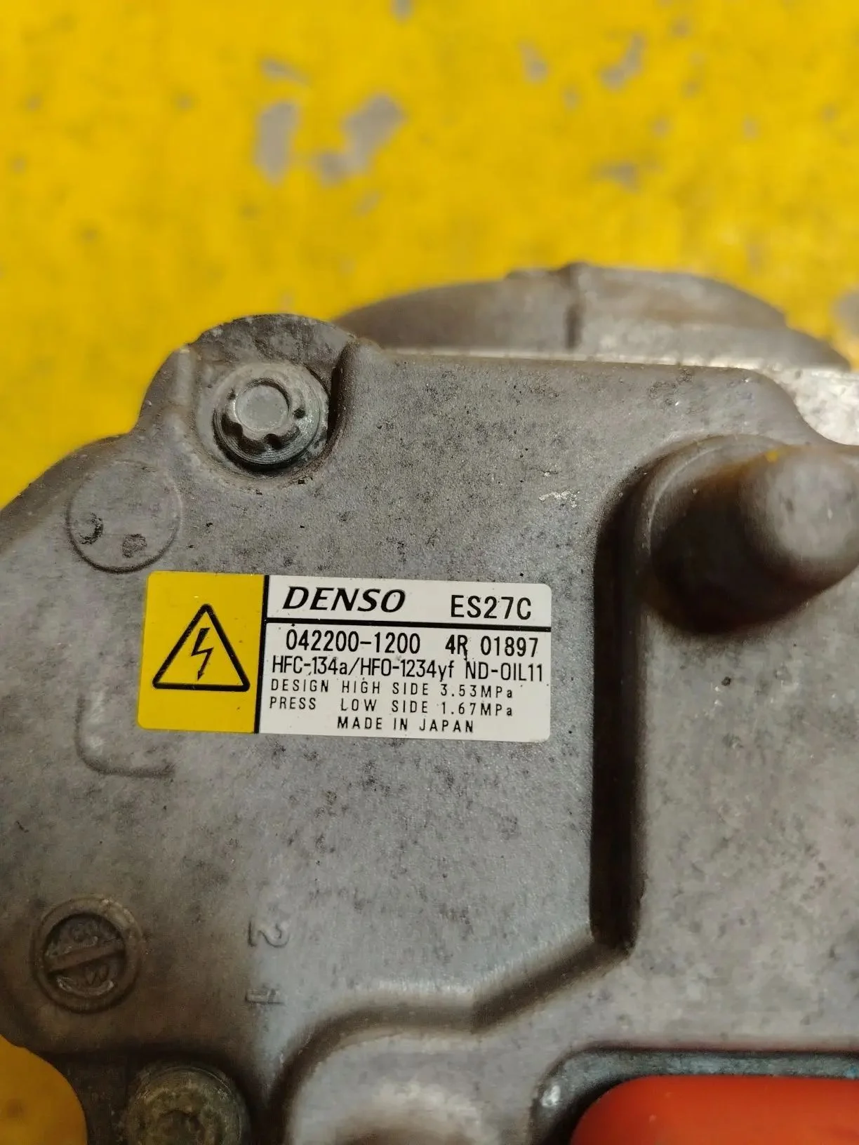 Компрессор кондиционера 2.5 2AR-FXE TOYOTA HYBRID - миниатюра 5