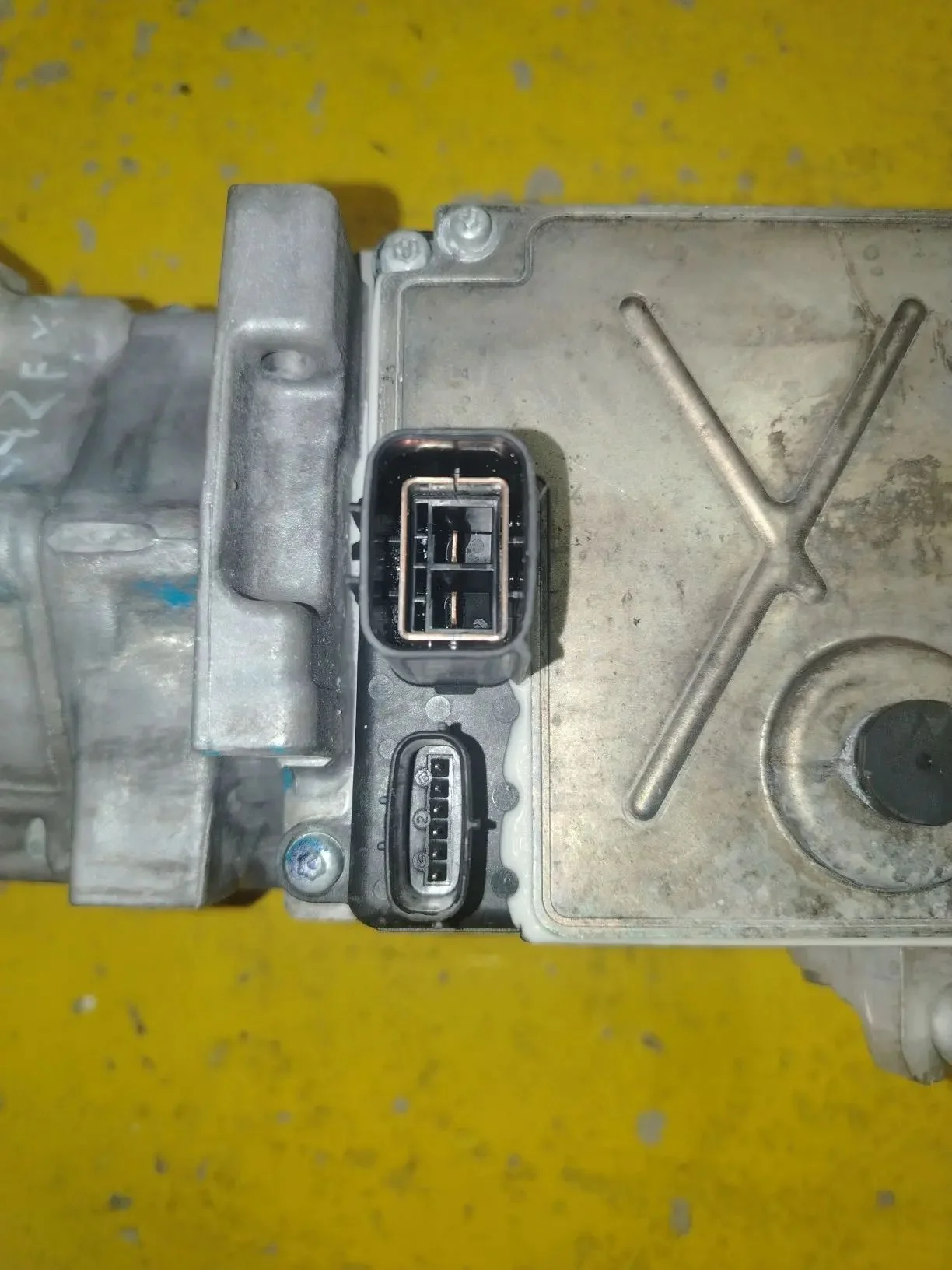 компрессор кондиционера 2.4 2AZ-FXE 2AZFXE TOYOTA - миниатюра 2