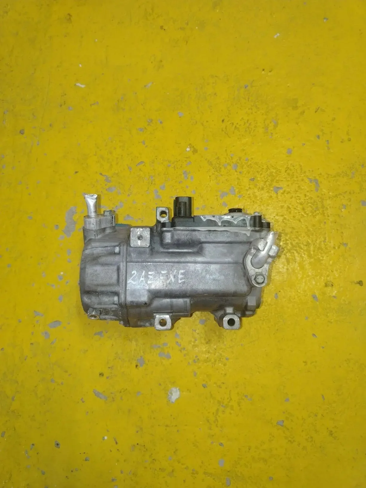компрессор кондиционера 2.4 2AZ-FXE 2AZFXE TOYOTA - миниатюра 3