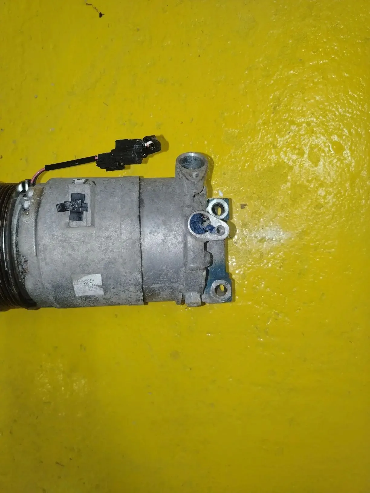 Компрессор кондиционера 2.5 VQ25 DE VQ25DE NISSAN - миниатюра 3